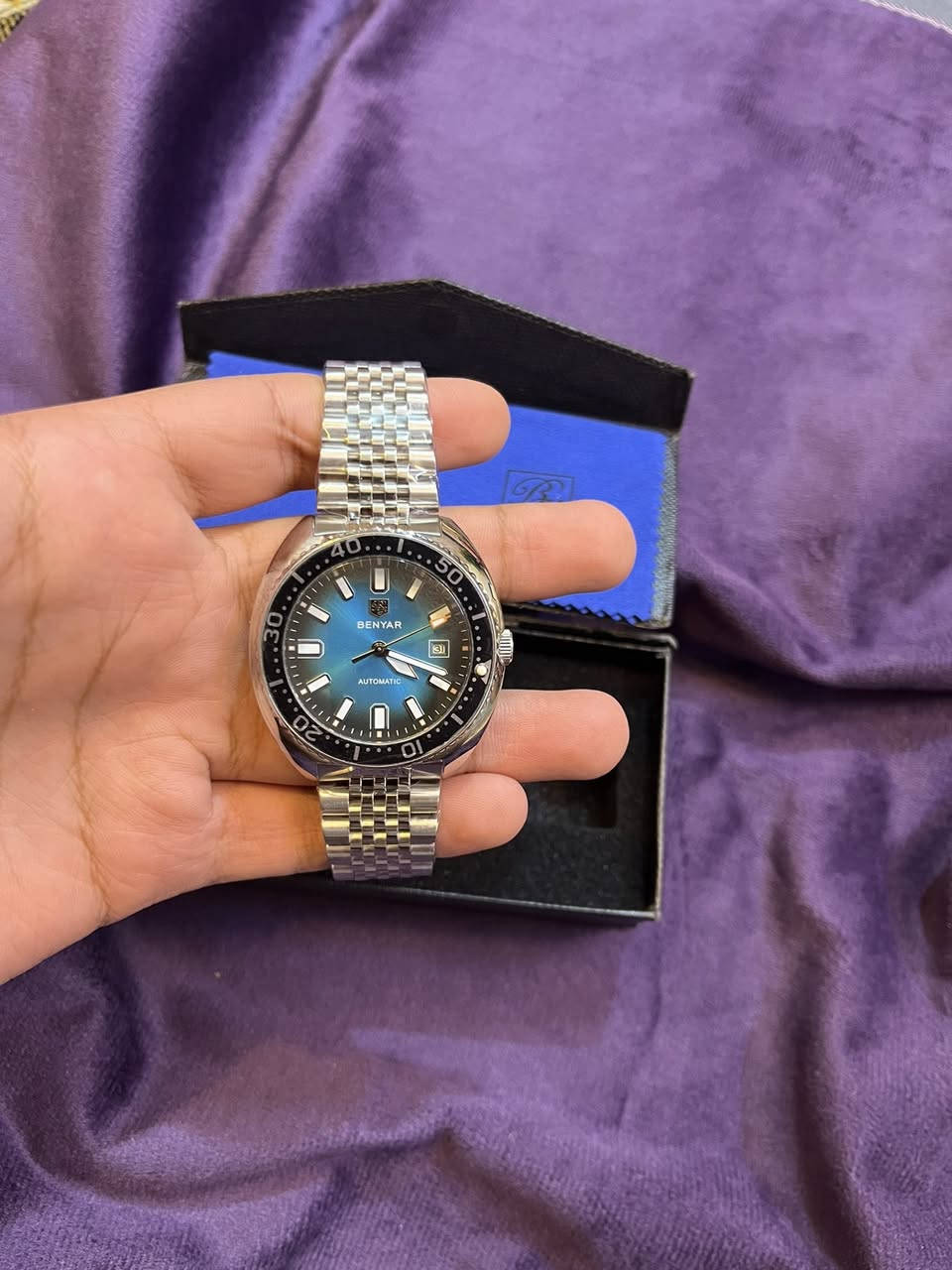سلام عليكم اخوتي الغالين اخوان ساعة ماركة BENYAR معروفة و غنية عن التعريف قيم وبالعافية عليك بس شرط قيم باليرضي الله اي ايتفسار خاص وتشلع عيوني


**إذا كنت صاحب هذا الإعلان وتريد حذفه لأي سبب، رجاءا أرسل رسالة إلى الدعم الفني**