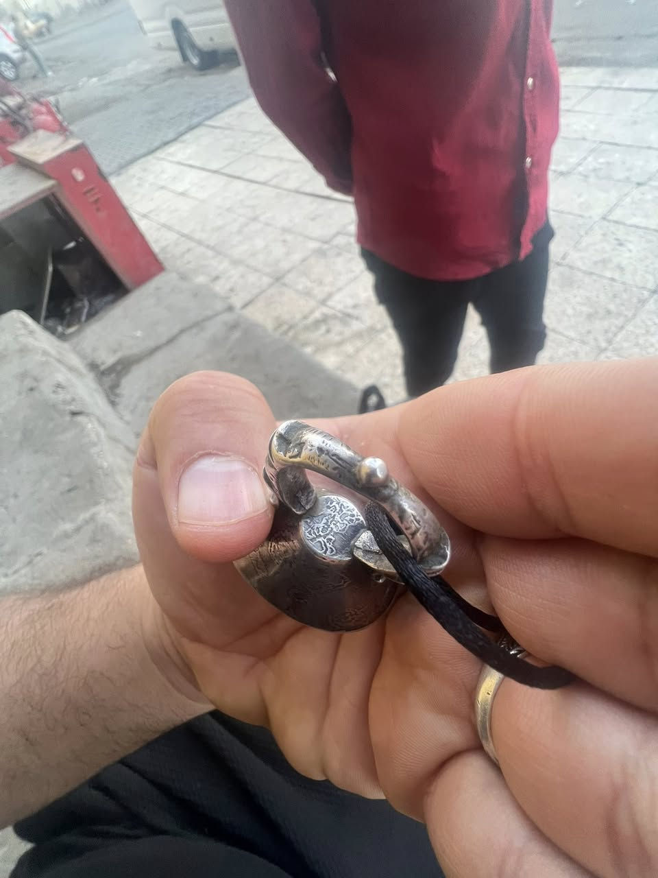 خاتم كهرب  مهر قديم انتيك وزن ثقيل 75 غرام قطعه نوادر السعر علق وجيك السعر خاص رجاء


**إذا كنت صاحب هذا الإعلان وتريد حذفه لأي سبب، رجاءا أرسل رسالة إلى الدعم الفني**