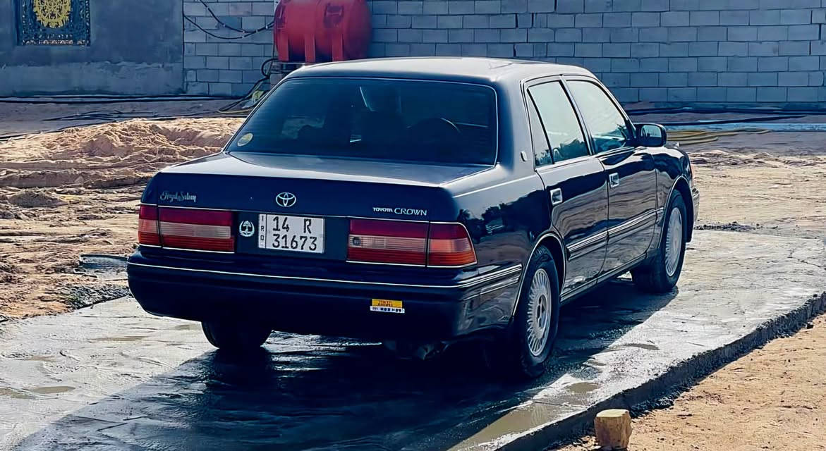 👑TOYOTA CROWN ROYAL SALON
للبيع تويوتا كراون راس الثور تكم مديل 2000
اللون ازرق نيلي
رقم بصرة انكليزي بسمي مداور ثاني يوم  السنوية ال2028 هزه جديده 
مكفوله كفاله من كص و ونقل جثه ورسميات والاصوليات ..
بيه فقط صبغ 
المواصفات👇
✅️مكينه جديده صارلي شهر شادها 
✅مكينه 3000
✅تحوير الغسق 
✅ دشبول أيسر بلاد
✅ويل مشيف
✅كشنات +ارضيه جلد +فرشات كله جديد
✅تخم تاير 
✅غراض جنطه كامل 
العنوان البصرة جسر محمد القاسم على الشارع مال الشعيبة 
 بيع متسعجل السعر 💵 92 وبي مجال بسيط الشراي 
للاستفسار
اتصال***********
