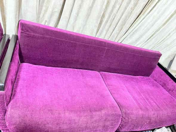 سلام عليكم تركي ٨ مقعد ثقيل ثقيل بدون اي ضرر قطعتين مع كراسي عدد ٢ فقط سحاب احد المخدات محتاج تبديل حي  سعر ٣٠٠ الف حي الإعلام
***********
