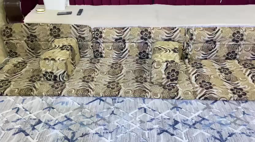 السلام عليكم 
متوفرة گعده عربية نضافة 99%
11 متر + 8 تگيات 
السعر 250 قابل للتفاوض مكان طوبه والنخيله شراي يجي خاص


**إذا كنت صاحب هذا الإعلان وتريد حذفه لأي سبب، رجاءا أرسل رسالة إلى الدعم الفني**