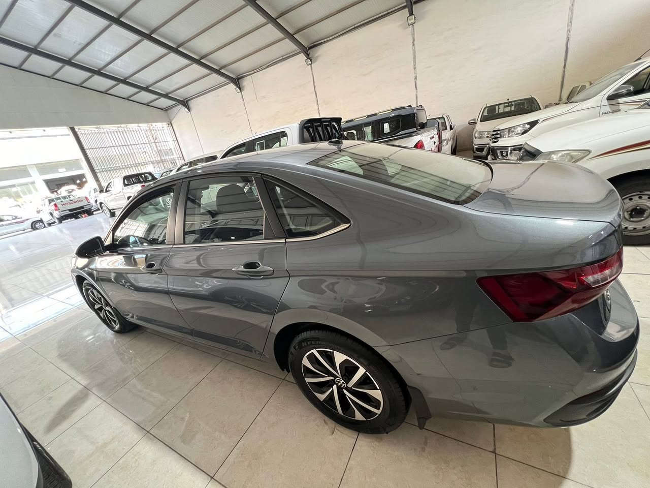 Jetta 2023 S ثلاثه قطعه صبوغ بدون شانسي ايرباگ ستيرن تك سياره جاهزه سعر $  143
0750 7389095
