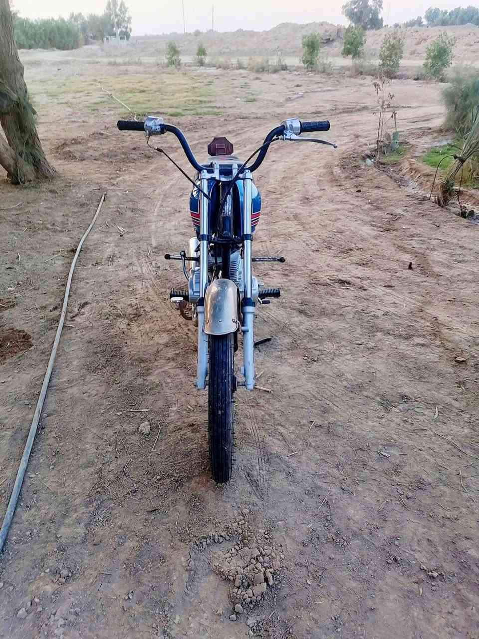 السلام عليكم   دراجه لبيع  تعميره 26  الصلي ما بيه برخي تجاري   مكينه انتنس شاصي 13 بدون تحوير شاصي  بلاد مكفول وراق صولي السعر خاص ***********رقم
