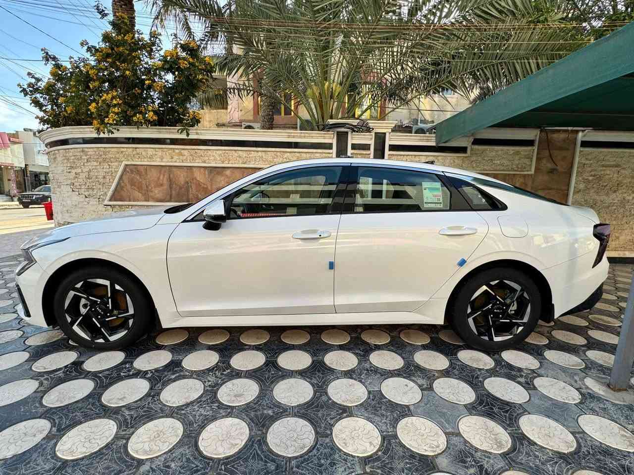 كي فايف للبيع موديل 2024فول مواصفات شركه دوليه ماشيه 28الف مكانه ناصريه رقم ***********رقم بغداد بسمي تحويل مباشر مكفوله كفاله عامه
