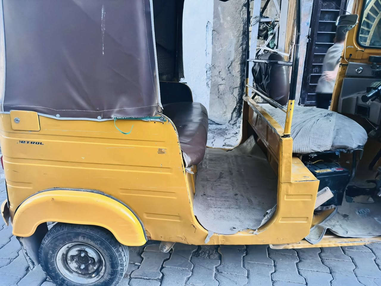 سلام عليكم شباب شلونك تكتك مديل 2020تكتك نضيفه الله شاهد ومحرك نضيف ومكينه الله مصلي على محمد مكينه تخبل 2020شهر7بسمي التكتك ومرقم رقم نكليزي السعر خاص ***********مكاني بغداد مدينه الصدر التكتك بيه بي صفه ولغد وبس
