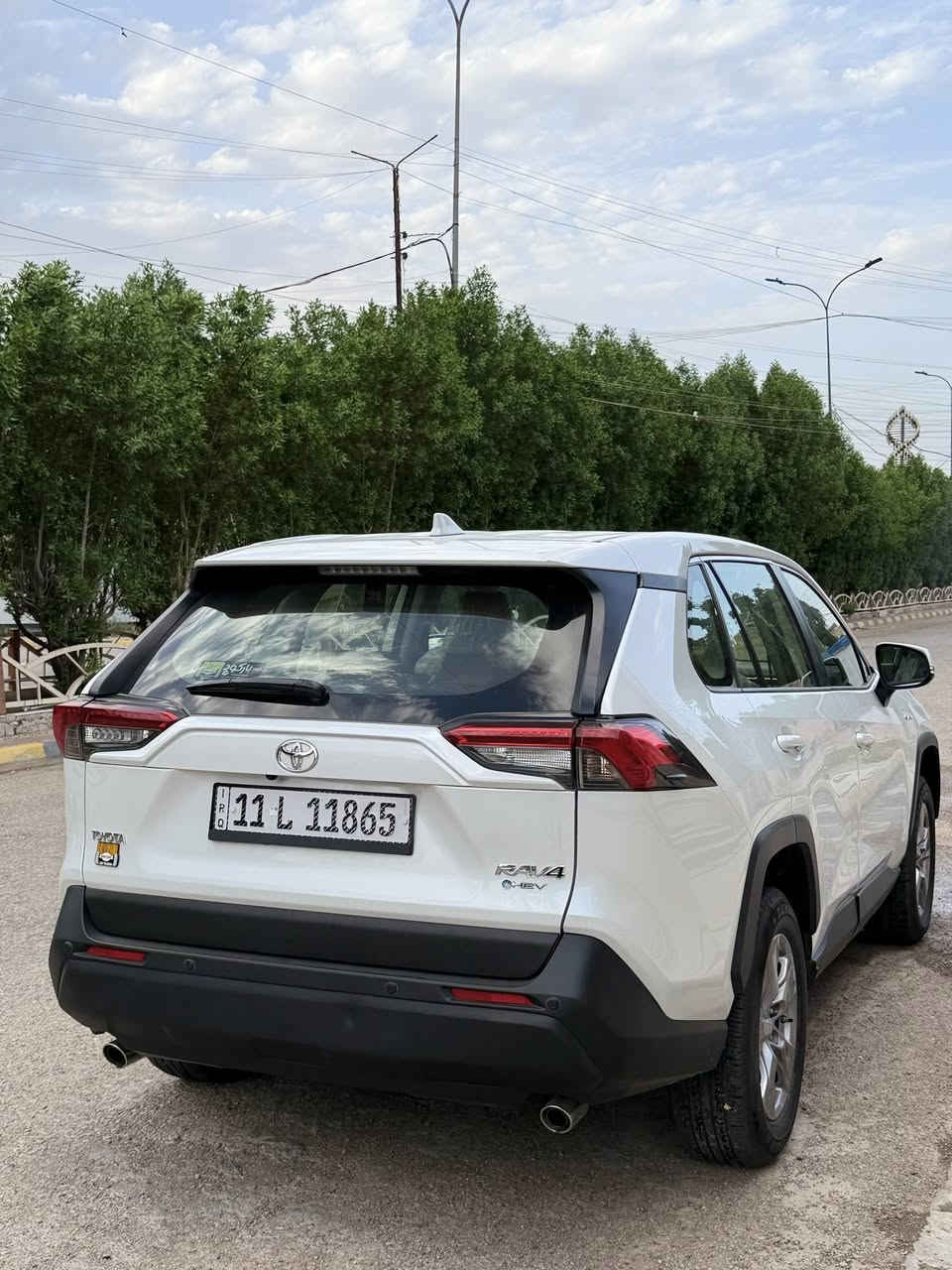 تويوتا راف فور هايبرد 2025
‏🌿 Toyota RAV4 HEV 2025 🌿

◀️ رقم بغداد ▶️ 

السعر 257$ وبي مجال بسيط 

وارد خليجي وكالة عبد اللطيف جميل
بلد المنشأ : اليابان

• السيارة كفالة عامة من كلشي عدا الرصعه بالدعامية الخلفية ورصعه خفيفة في باب خلف عكس السائق فقط .

المواصفات:
🚘 ماشية 18 الف كيلو 
🚘 سعة المحرك 2,5L هجين 
🚘 مقاعد لون بيج مخمل 
🚘 كروس سرعة / مثبت سرعة
🚘 فول تحكم ستيرن 
🚘 عدد 9 AIR BAG
🚘 حساسات خلفية
🚘 حساسات أمامية 
🚘 لايت زينون + LED
🚘 بك لايت LED
🚘 ويل كب 17
🚘 اريل نفكيتر 
🚘 مفتاح التشغيل بصمة
🚘 شاشة كبيرة  تدعم كار بلي ✅
🚘 المودات والأوامر الصوتية
🚘 أوضاع القيادة  Drive Mode
🚘 فحص أنظمة السيارة 
🚘 حساسات ضغط اطارات
🚘 تبريد شاشة مناخين منفصلين 
🚘 قطعتين تبريد
🚘 هاند بريك كهرباء 
🚘 ا ABS 
🚘ا Auto Hold   أوتو هولد
🚘 نظام مانع الانزلاق
🚘 اشارة في المرايا الجانبية
🚘 مخرج منفذ الطاقة ⚡
🚘 ا  Bluetooth

العنوان : واسط / كوت مركز المدينة 

للتواصل *********** 
ابو احمد
