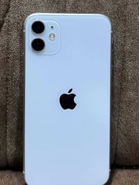 🫡 ايفون 11عادي  لون (ابيض 🫰😍)  الذاكره :128  البطاريه :69شحنه كلش حلو ...