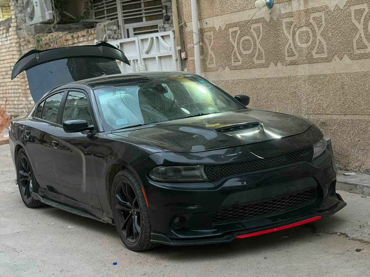 جارجر ارتي موديل 2019 اصل محرك 5700
ماشيه 37 الف كيلو جاهزه بدون نقص رقم بغداد باسمي 
مكان سياره بغداد 
بشده و60  للاتصال *********** 
محرك كير تبريد صدر شواصي لغود مكفولات علوضع شركه 
بيها 5 قطع صبغ فقط 
ترهم مراوس وبيع
