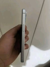 آيفون ١٥ • ١٢٨ قيقا • بطارية ١٠٠٪