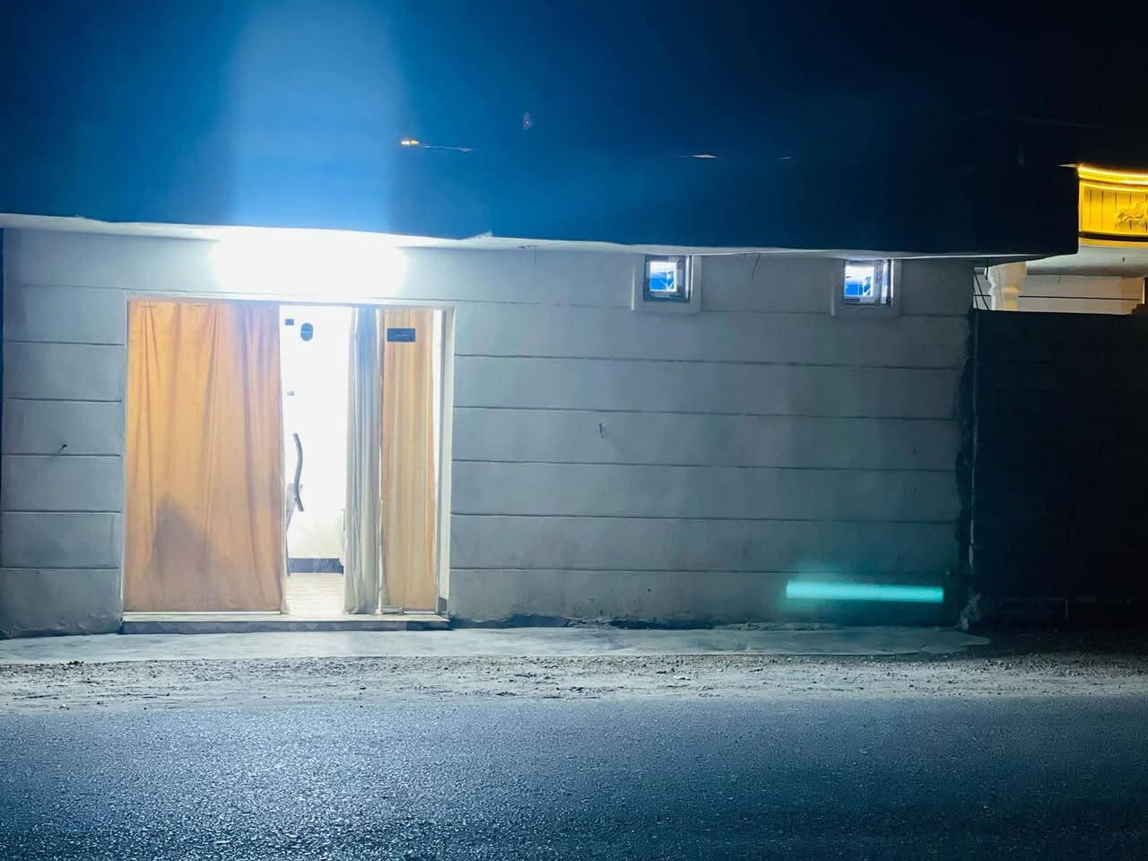 بيت للبيع مساحه1500متر وياه محل طابو زراعي عل شارع تبليط بيت كامل من كلشي
غرفتين صاله استقبال هول مطبخ داخلي خارجي بيت مرتب سعره90بي مجال***********
***********الشهابي اطراف الفلوجه
