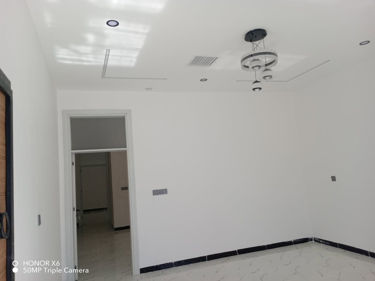 رقم الاعلان 2426
#دار للبيع 100م
صفر _مامسكون _zero
كركوك بنجاعلي قريب جامع سراط المستقيم
#مكونات (غرفة نوم مطبخ استقبال وصحيات وكراج سيارة)
مواصفات البيت :
نظام دكت
سقف مغربي
فول سيراميك
ماي بين يوم ويوم
فرع تبليط
فرع عريض
وجهه جبس بوند
للمعلومات أكثر تواصل مع الأرقام التالية
☎️ *********** واتساب
☎️ *********** فايبر
#مكتب_ازاد_للعقار
