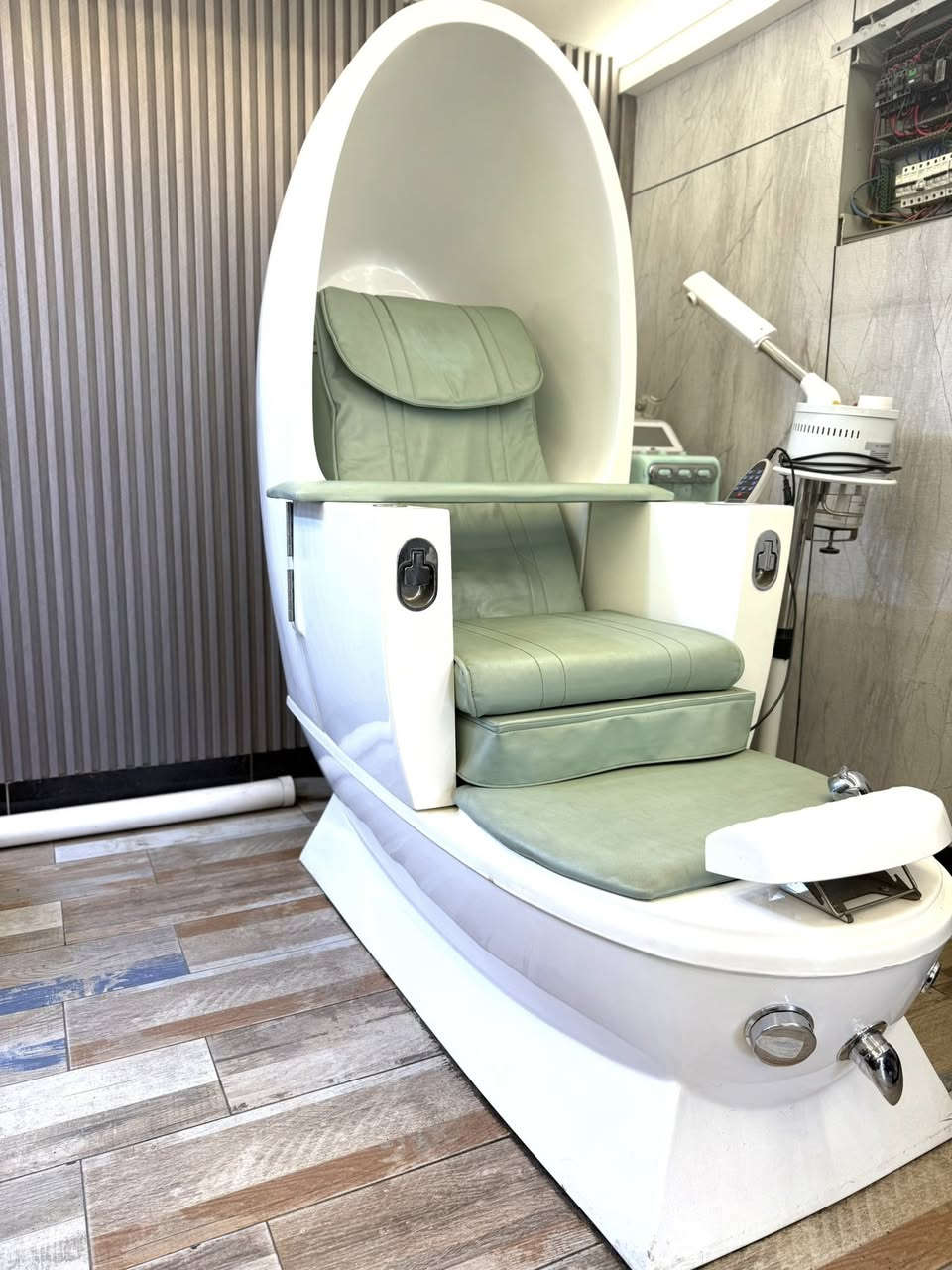 سلام عليكم 
كرسي كبسوله ابو المساج من شركت اطلس 
للبيع  ***********
