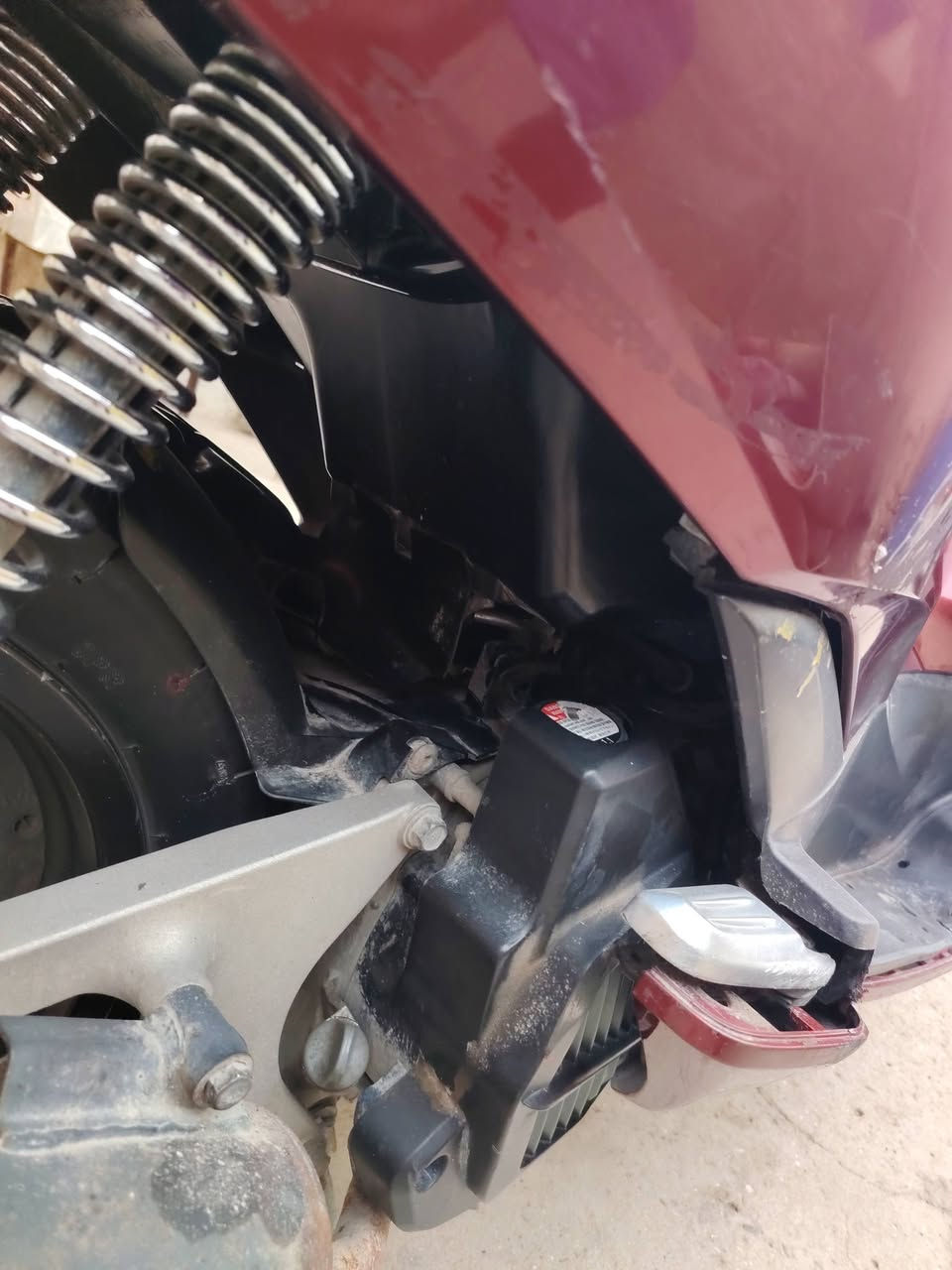 السلام عليكم دراجه بي سي اكس جيل ثاني دراجه سابقن مكفوله بس هسه مكينه كايمه يعني مكينه مااكفله لين  هاذه 
صوت كدامك ماعرف بلكلجات بلمكينه ماعرف وكشر دراجه كدام عينك قبق كلجات موجود نكطع عندي قايش وشلته ماشديته بعد تجي تخذه من باب البيت دراجه تشتغل ومابيه شي مكاني بغداد الشعب سعره 1250 وبيه مجال وماكو هيج سعر هاذه رقمي ***********
