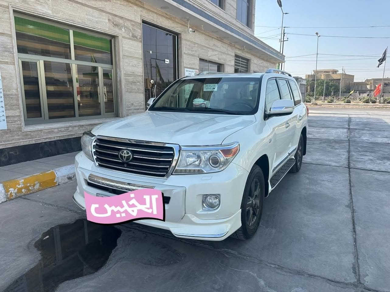 سيارة لاندكروز VXR
مكينــــة 5700 
مواصفــات لكزز فول 1/1 
رقم اربيل الجديد باسمي 
العنوان ميسان المجر الكبير 
السعر 41000$
***********

