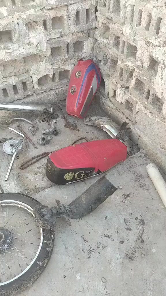 للبيع اغراض كامله نقصهن بس ماكينه
شراي يجي خاص 200 الا 25


**إذا كنت صاحب هذا الإعلان وتريد حذفه لأي سبب، رجاءا أرسل رسالة إلى الدعم الفني**