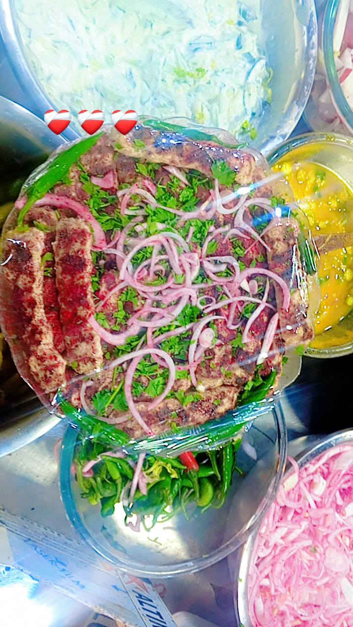 السلام عليكم من رخصت صاحب الكروب يتوفر لدينا كباب لحم كيلو 16 كباب دجاج كيلو 8 تكه دجاج كيلو 9 اجنحه كيلو 8 معلاك كيلو 16 تكه لحم كيلو 20 ويوجد لدينا توصيل داخل الزعفرانيه فقط تواصلو عبر الرقم *********** واتساب رصيد موجود مع تحياتي ابو ميان
