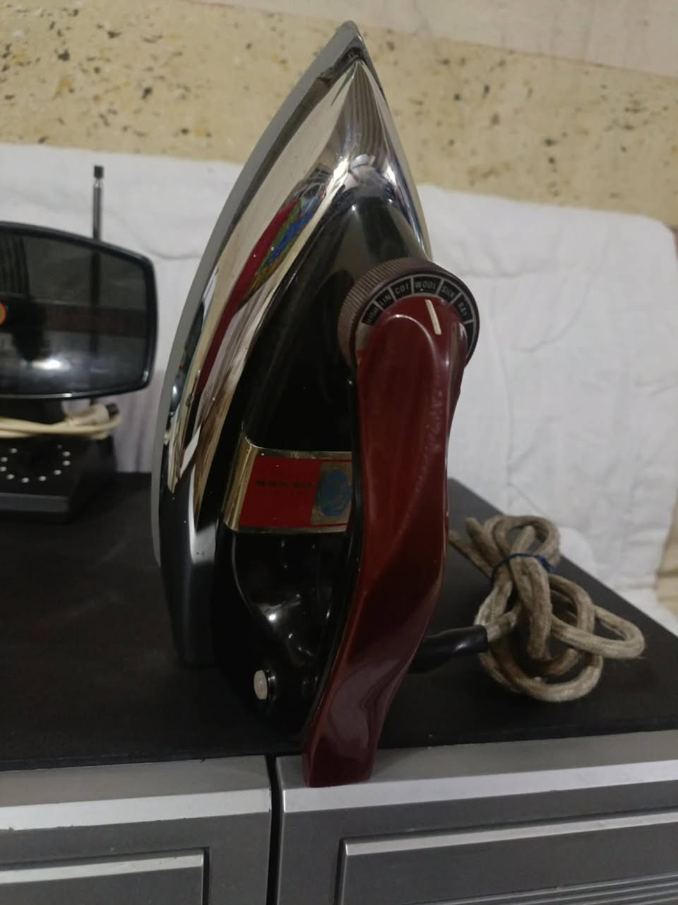 بيع
أوتي سانيو ياباني أصلي 
استيراد الشركه العراقيه التجاريه وزن ثقيل جدا شغال بالتدريج الحراري من البدايه الى النهاية نظافه فوق الممتازه بلاد على وضع الشركه 
استفسار *********** يوجد خدمه توصيل لكل المحافظات 
السعر ٤٥ الف/ شامل التوصيل
