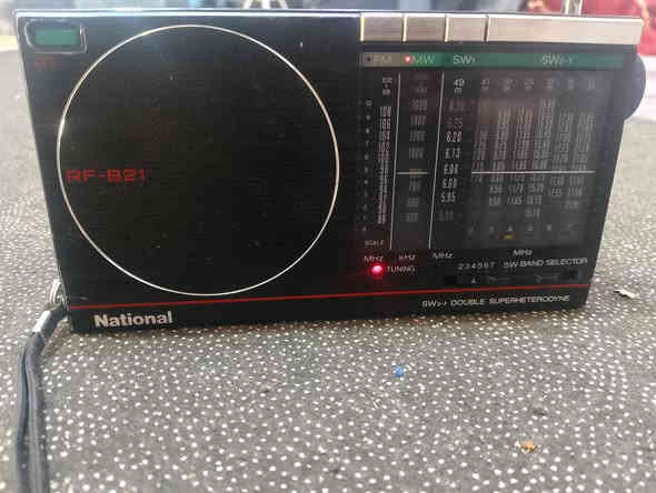 راديو ناشونال ياباني مع راديو مسجل روبن ديلوكس الماني للبيع *********** بصره معقل
