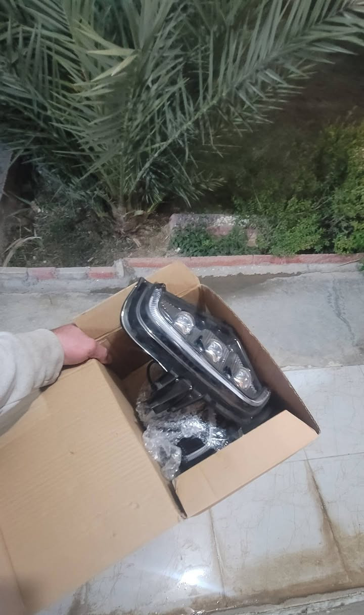 السلام عليكم يوجد غراض سياره راف فور  ابلادي
العنوان ديالى 
الشراي يتصل ***********
