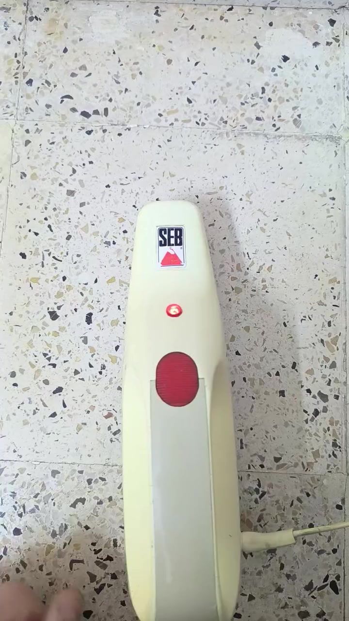 سكين ومنشار كهربائي لتقطيع اللحوم والطعام صنع فرنسي نظيف وشغال نقص فقط ليطة المنشار  من جهة وحدة موضح بالصور السعر ٢٠ وبي مجال للاستفار خاص المكان البياع.


**إذا كنت صاحب هذا الإعلان وتريد حذفه لأي سبب، رجاءا أرسل رسالة إلى الدعم الفني**