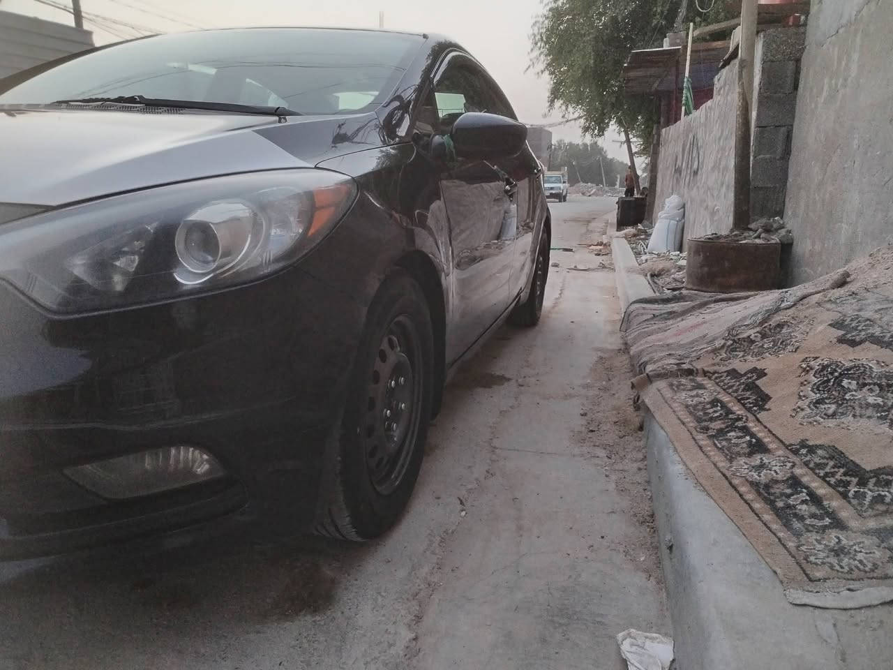 سلام عليكم كيه فورتي 2015 وارد أمريكي حادثه جاملق خلفي گير عادي  تبريد جديد كله جديد وكلشي مكفول تخم تاير ومكينه الفين دوش بيع ومراوس رقم السيارة ديالئ السنويه بسمي سكن بغداد السعر 88 / ***********
