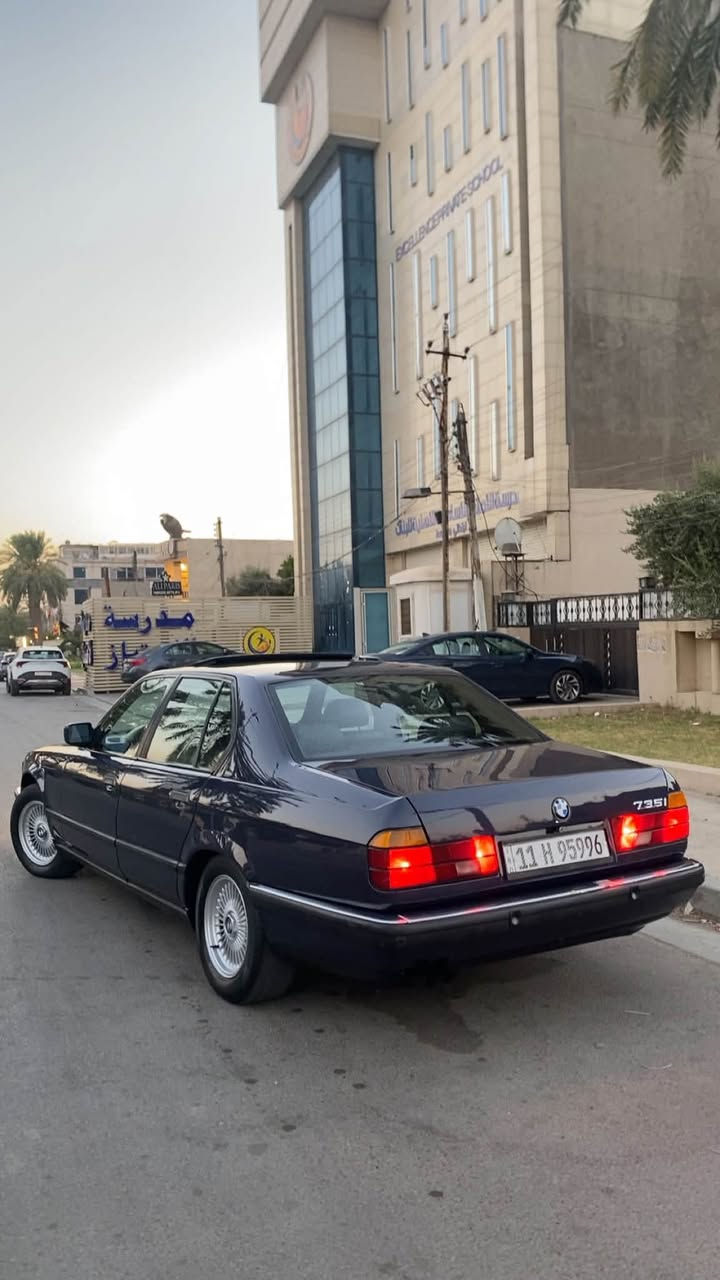للبيع bmw735 
موديل ٩٢ رقم بغداد الانكليزي باسمي تحويل مباشر سنويه لل٣١  هزه جديده 
سياره محرك ٣٥ اصل بليته وسنويه 
محرك كير شغال ١٠٠/١٠٠
حداديه امامي خلفي جديده 
تبريد شغال شرط ويه السويح 
موصفات 
دبل ايرباك دبل كمبيوتر دبل جام 
سلايد رووف طكيتن 
داخل جلد  كارتير اسود جديد 
بطاين جلد اسود صاج ملكي ابو الخط 
حساس خلفي
ترايش لمتد اسود 
ويل شعاع اصلي وتخم تاير 
مسجل بلوتوث وكامره خلفيه 
تدفئه امامي خلفي كشنات 
سياره جديده على وضع الشركه مصبوغه عام للجماليه بدون ضربه ولا خايس وهاي اول صبغه  شرط بدون اي شخط 
تراي مفتوح  مصروف عليها مال جناي 
السعر 73$
مكاني السيديه 
للاستفسار الاتصال على الرقم ***********
