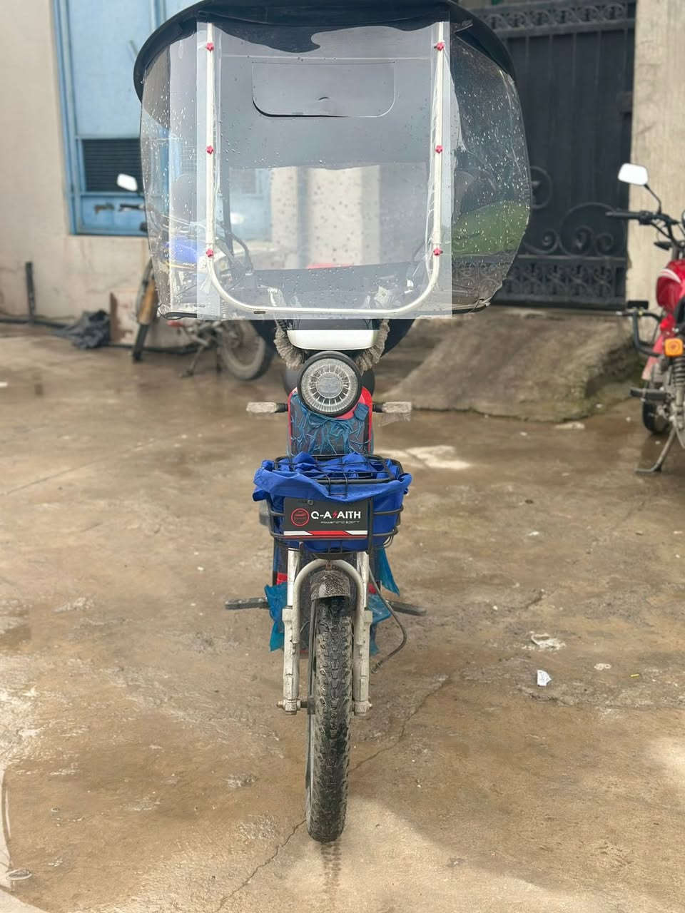 دراجه شحن للبيع اخت الزيرو
كدام العين  للبيع مكان نبي يونس
مستخدمه شهرين. شاحنه مالته ويا كامل مكمل 

***********
 
***********
