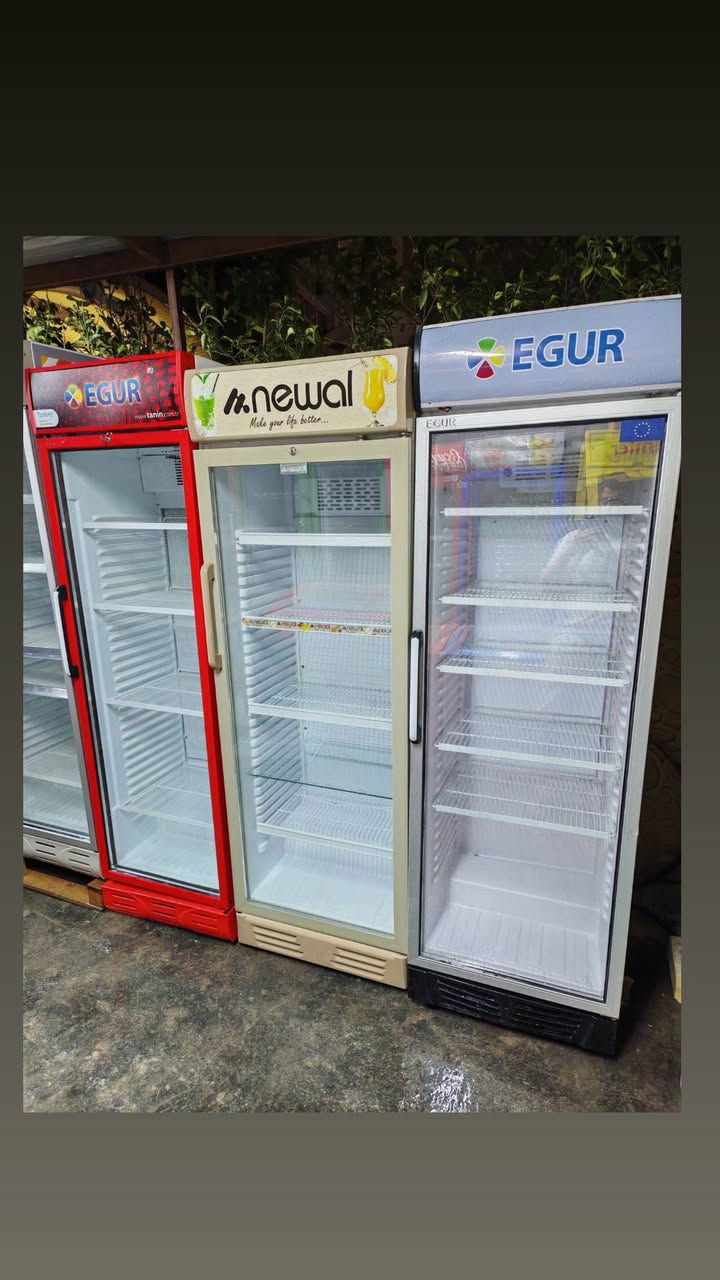 سلام عليكم عارضات للبيع حجم ٢٢ تركي🇹🇷 الاصلي ابو الحاسبه نضافه 💯 شراي يتصل ☎️*********** مكاني بغداد جميلة واكو توصيل 🚚
