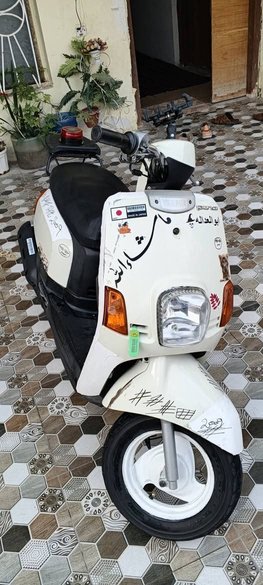 السلام عليكم دراجة ماكس بوليس للبيع موديل 2009 الدراجة حلوة مكينة ناعمة نكرة سلف بكل وكت نقصهة بس عرموطة مال هندر وطوافة بانزين السعر ٥٢٥ وبيهة مجال عنوان بعقوية التحرير شارع الحسينية *********** متوفر واتس واتصال وخاص
