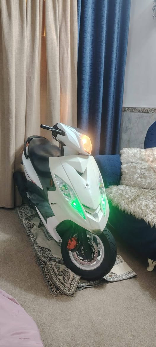 السلام عليكم دراجه للبيع جي تي ار 2013 كامله ختم واحد محرك بلادي نوزل سرعه رقم*********** بغداد رئاسه العبيدي
