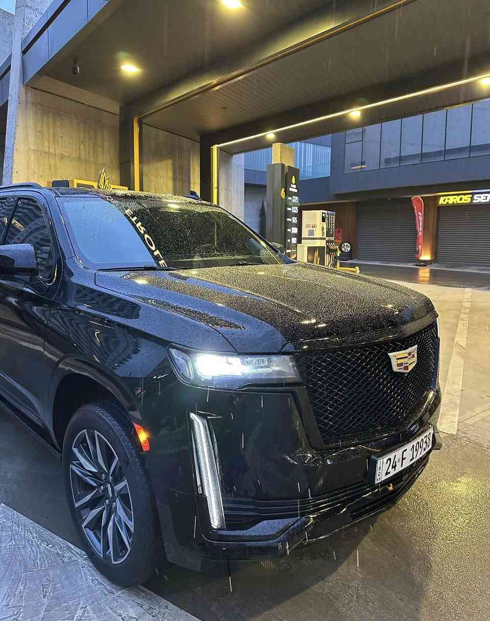 كاديلاك  اسكاليد 2021   وكاله منصور
فول مواصفات اسبريسو باب اول 
ةV8 محرك بانزين  كفاله عامه من الصبغ 

بلاك اديشن 

 فول مواصفات 

 فتحه بانوراما 
كشن مساج
 ٣٦ سماعه 
 سقف شاموا  شاشات خلفيه 
 دوسه كهرباء 
 ٥ كاميرات 
 حساسات ٣٦٠ درجه 
 ابواب شفط 
 كشنات جلد قهوائي تجي فقط بل اسبريسو 
 كيج الكتروني 
 جكات تصعد وتنزل 
 سماعات ونظام صوت 

هوايه بيها مواصفات بعد مااتنذكر كلها 

مكانها سليمانيه
***********
