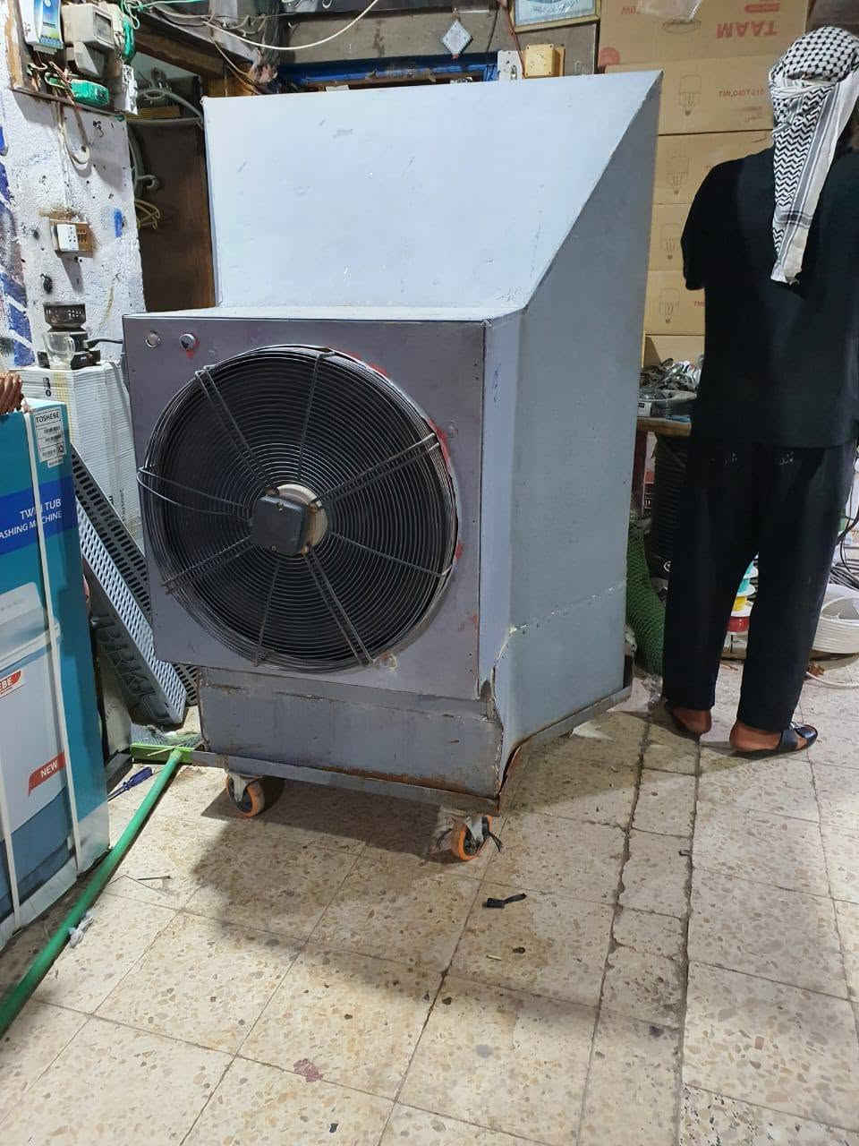 سلام عليكم مبردات حجم كبير
مبردات ادامه جديده وليف جديد كاملات عدد ٢للبيع مكاني العماره ***********
