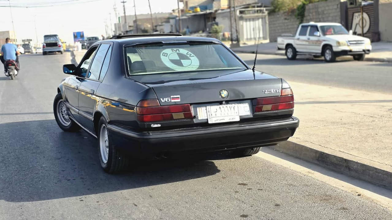 السياره للبيع 735 كابون بانزين شرط طخم جديد السياره متصرف ربع دينار واني صحبها الشرعي الرقم، (***********)
