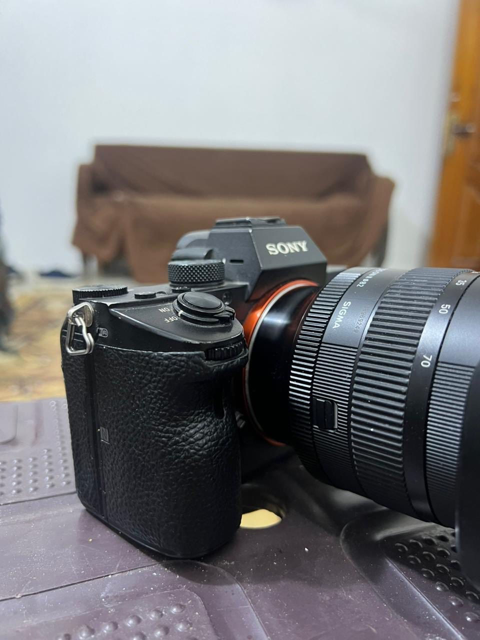 بدي sony a7iii للبيع فقط
نظافة ٨٠٪؜ 
بيها مشكلة بسيطة وهي
 من تطفيها وترجع تشغلها متحفظ الاعدادات الي صورت عليها 

عنوان الانبار الرمادي 
للاستفسار ***********
