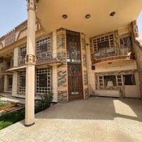 🏠 البيت للبيع الجزيرة السياحية /الفحامة   بناء طابوق درجة اولى /مساحة3...