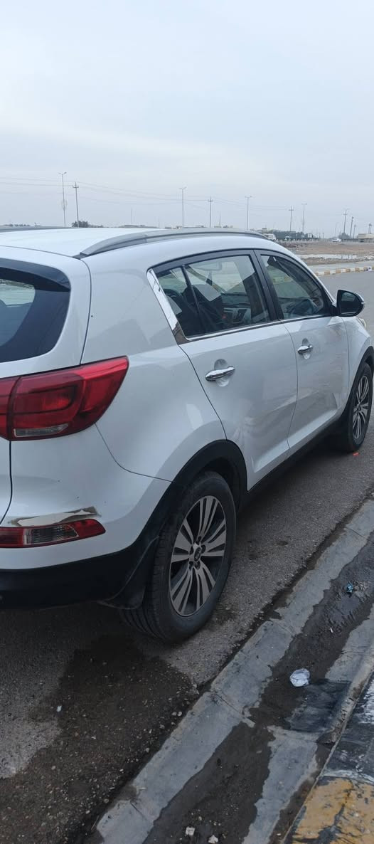 السلام عليكم سبورتج خليجي 2016 رقم واسط نگليزي مكفولة كفلة عامة من كل شي جاهزة عل اخير بسمي تخم تاير جديد سيارة حلوة جديدة السعر 180بيها مجال  مكان كوت واسط مركز المدينة
***********
‏‪***********‬‏
