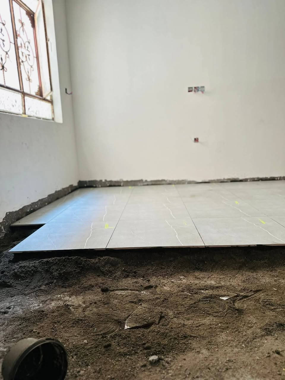 السلام عليكم خلفة سيراميك ارضي جداري شغل درجه اولى متفرغ حاليا ***********
