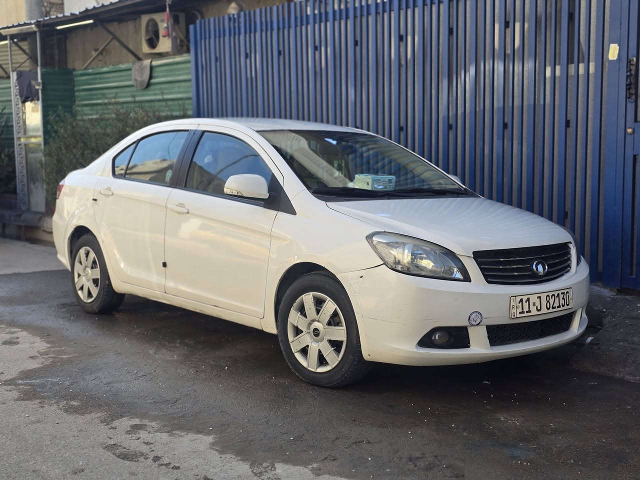 سلام عليكم على بركة الله للبيع سيارة گريت وويل فولكس
موديل ٢٠١١
رقم انكليزي
كير عادي
سنوية بسمي
مشروع وطني 
تخم تاير جديد
بيه طخة من الباب الخلفي
جاهزة
حدادة
مكينة كير مكفولة
كهربائيات
سنتر لوك
مكاني بغداد الجوادين
***********
