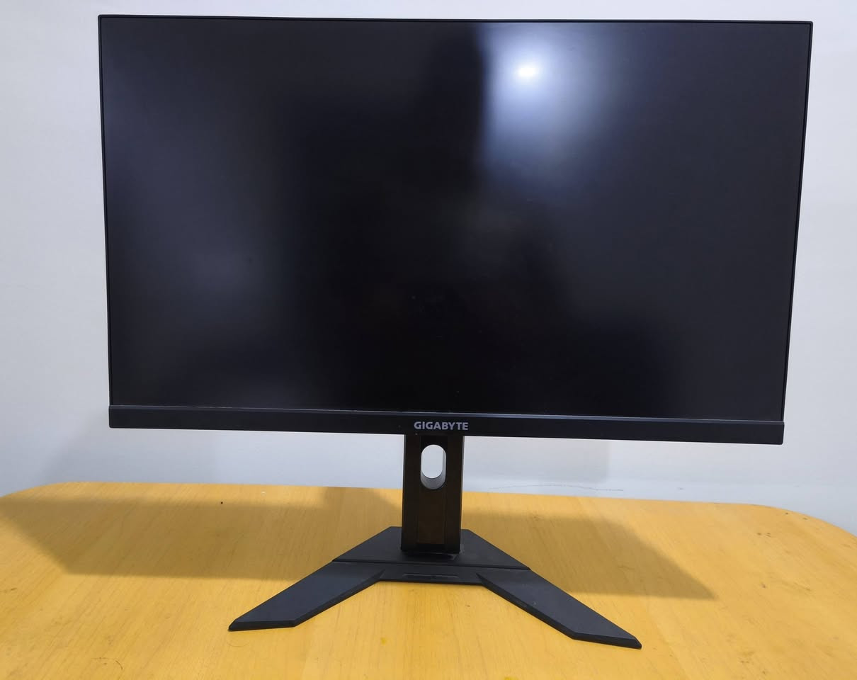 شاشة كيمنك Gigabyte m27q مستعملة نظيفة
المواصفات:
نوع البنل IPS
 الدقة 2560×1440 2k
الحجم 27"
ريفرش 170hz
الالوان sRGB 99%

السعر: 280 الف 
عنواني كربلاء
توصيل موجود محافظات
رقم للتواصل ***********
جميع ملحقات الشاشة والكارتونة موجودة
