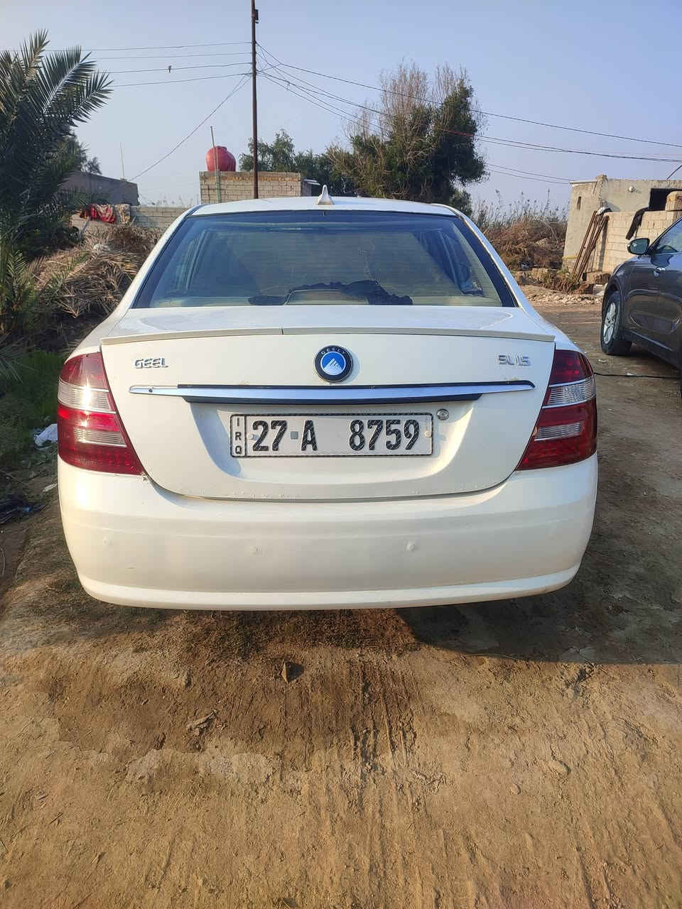 جيلي 2012 سياره نضيفه لا فتح لا تبديل بس جاملغ امامي مصبوغ فقط جاهزه سياره حساسات خلفيه شاشه سنتر لوك كهربائيات كله شغاله للبيع او مراوس مع بي وا دي او اوبتره
السعر 55 وبيه مجال للشراي مكاني ديوانيه قضاء عفك  
***********
