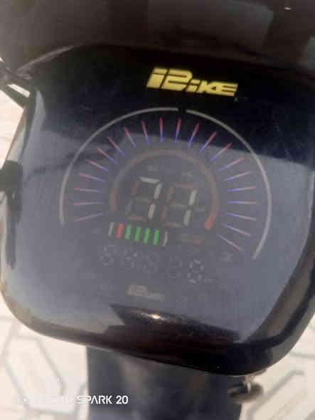 مطور شحن حجم 16 سعر 300 وبي مجال سرعة 70 خمسه بطاريه 4 كير  رقم الهاتف ***********
