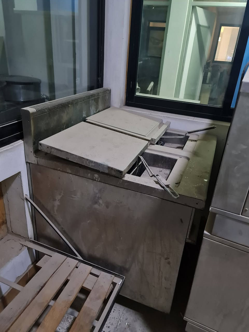 اغراض مطعم للبيع الحاله جيده استخدام مده قصيره للاستفسار عن السعر التواصل على الخاص


**إذا كنت صاحب هذا الإعلان وتريد حذفه لأي سبب، رجاءا أرسل رسالة إلى الدعم الفني**