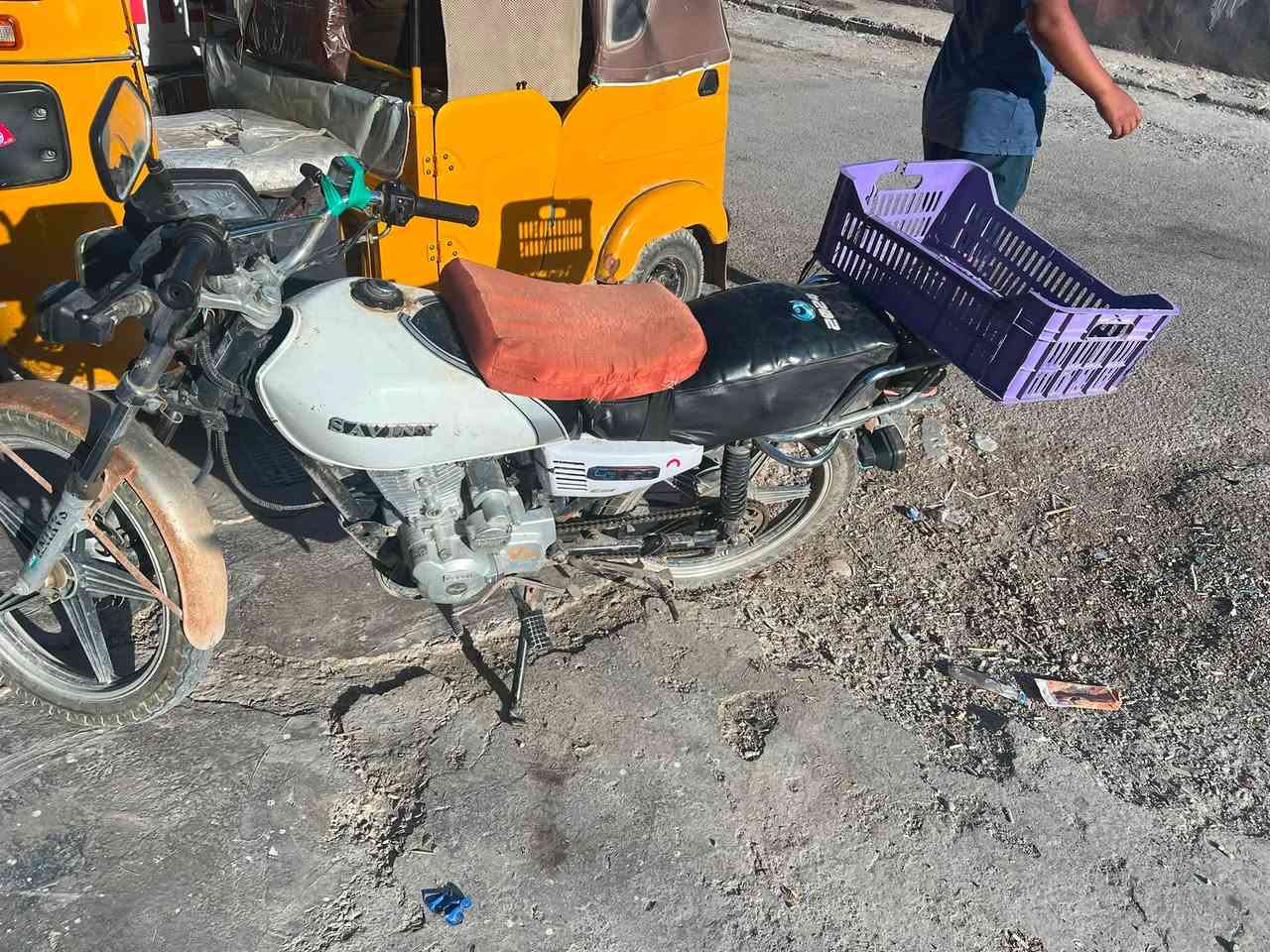 سلام عليكم سيفان موديل واحد عشرين كما سلف كله شغال سعر ٢٥٠ بس يردله عينه
***********
