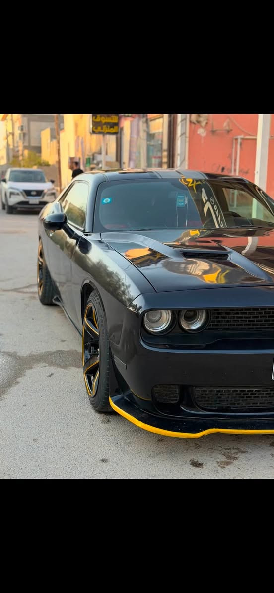 جالنجر موديل ٢٠١٢  (( 3500 SXT )) رقم بغداد بأسمي كير ومكينه وتبريد جاهزه حادثها باب عكس السايق و بالعراق جاملغ خلفي سياره مصبوغه حزام صبغ جديد لحد الآن مامبولشه مكاني حله ت *********** السعر ٩٧
