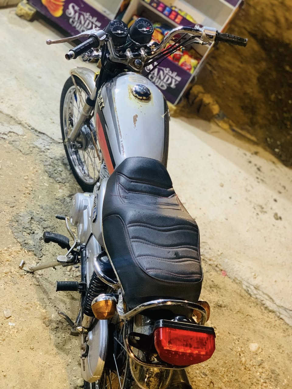 سلام عليكم الدراجه البيع موديل ٢٥ شاصي ١٩  أوراق سكنر ٥٧٥بي مجال قليل متوازي عله الدراجه


**إذا كنت صاحب هذا الإعلان وتريد حذفه لأي سبب، رجاءا أرسل رسالة إلى الدعم الفني**