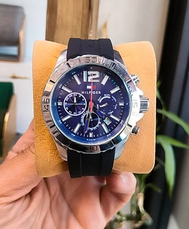 ساعة HILFIGER رجالي ربر سناتر شغالة كوالتي ممتاز
السعر 50 الف والتوصيل مجانا لكافة المحافظات للاتصال واتساب ***********
