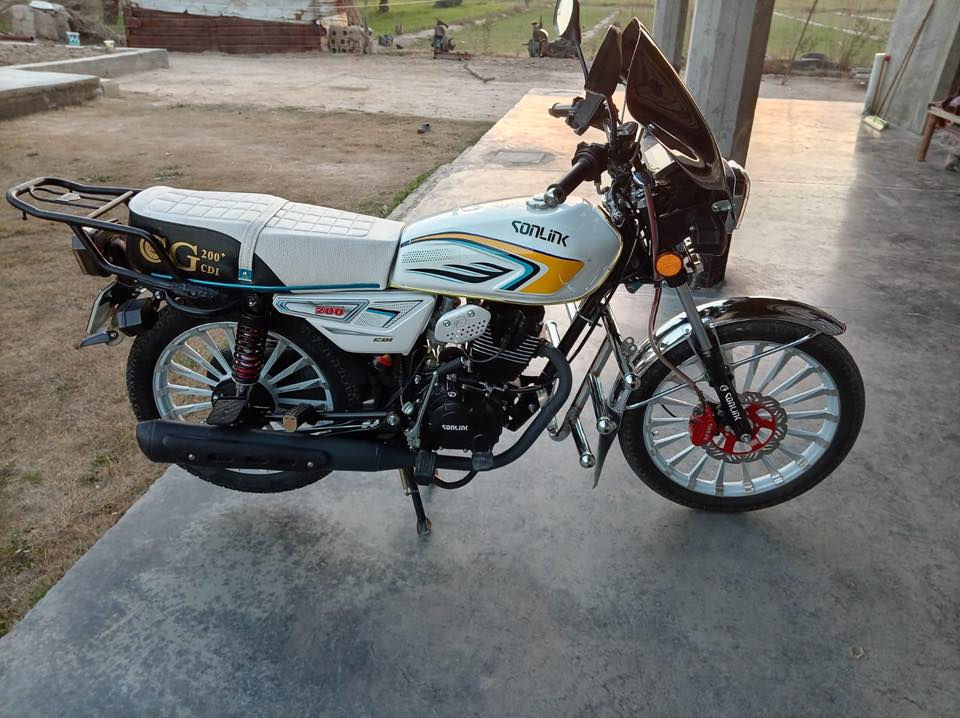 دراجة سونك موديل 2025 صار شهرين من ماخذهة بمليون وربع وبيهة مجال***********
