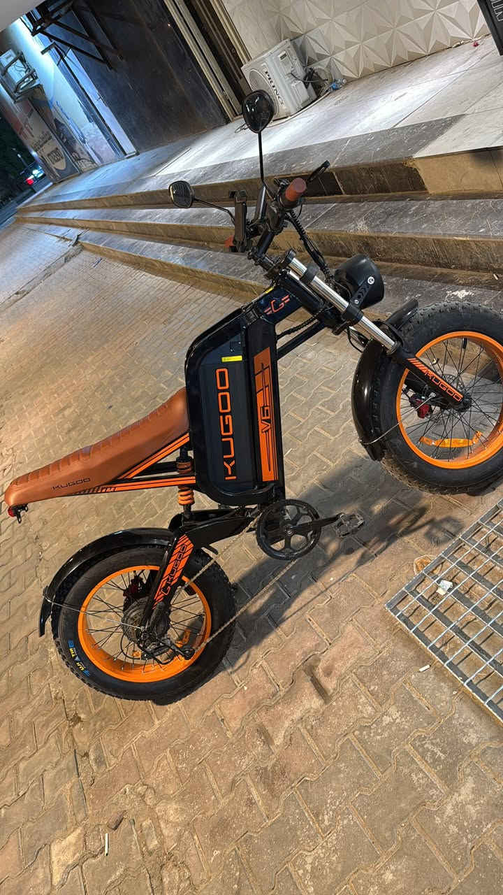 دراجة شحن ليثيوم من شركة kugoo سرعتها 60
بريك امامي خلفي هايدروليك مثبت سرعة 
رايدها ب 850 ماشية بس الف 
مكاني بغداد 
رقمي 
***********
