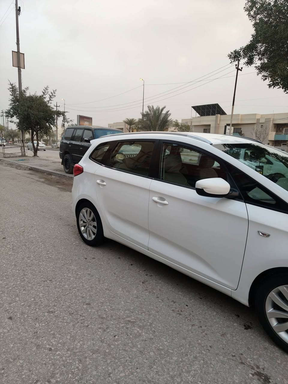 السلام عليكم كيا كارنز سبعه راكب جديده السياره بمعنى الكلمه وما عايزه برغي كير مكينه تبريد حداديه ادامه كامله تخم تاير من كلشي جاهزه مكفوله من الصبغ من الفتح والتبديل ملاحظات بيها بسيطه  السعر اتصل وتدلل ***********
