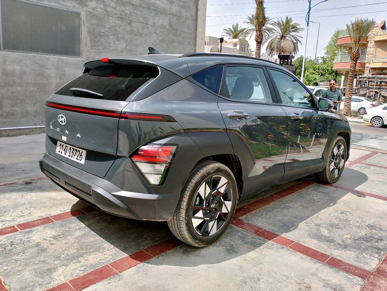 هونداي كونا 2024 وارد امريكي 
ماشيه  25 رقم بغداد باسمي 
السعر 165

🟢مواصفات
🟢 محرك 2000 دوش
🟢 بصمه تشغيل + تشغيل عن بعد
🟢 هند بريك بصمه 
🟢 شاشه دجتل متصل اندرويد وكار بلي  
🟢 كامرة خلفية دوارة ثلاث وضعيات
🟢 كشن السائق كهرباء
🟢 رادارات اماميه وخلفيه وجانبية 360°
🟢 تحديد مسار  وتحذير عند خروج عن الخطوط+ توقف ذاتي عن الاقتراب 
🟢  انضمه قياده درايف مود
🟢  اوتو هولد + نضام صعود منحدرات 
🟢 نقطة عمياء +اشاير بالمري 
🟢 تبريد بيانو مناخي منفصل قطعتين امامي وخلفي
🟢 شاحن واير ليس وتايب سي
🟢 فول تحكم ستيرن 
🟢 اوامر صوتية
🟢ويل كب حجم 18 
🟢استيرن رجاج عند الاقتراب من سياره

الضرر بالجاملغ الامامي ايرباك سليم صور الحادث بالمنشور سيارة جديدة استخدم شخصي
التواصل *********** متوفر واتساب 
